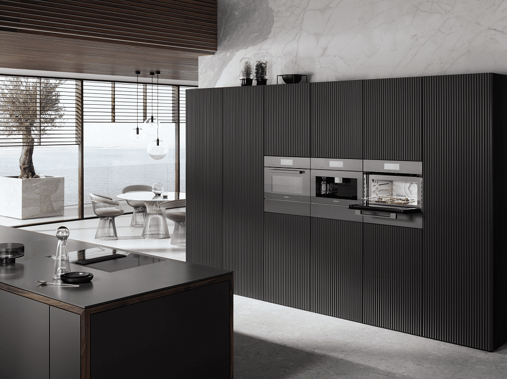 Mikrowelle, Ofen und Kaffeemaschine schwarz und hochmodern von Miele - Die Küchenwelt Thomas Brag in Duisburg und Bocholt