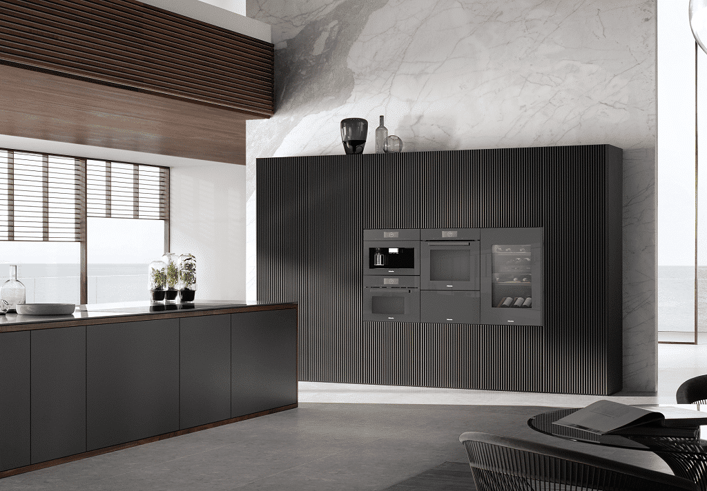 Mikrowelle, Backofen und Kaffeemaschine schwarz und hochmodern von Miele - Die Küchenwelt Thomas Brag in Duisburg und Bocholt